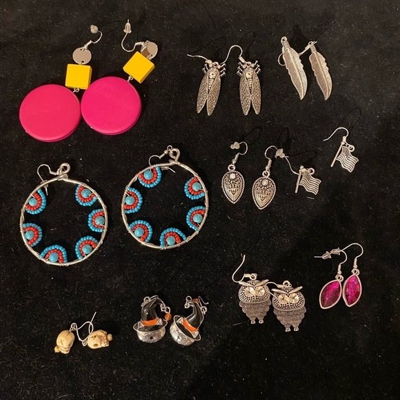 Lot 7- Bundle of 9 Dangle Earrings (EF) - Picture 3 of 6